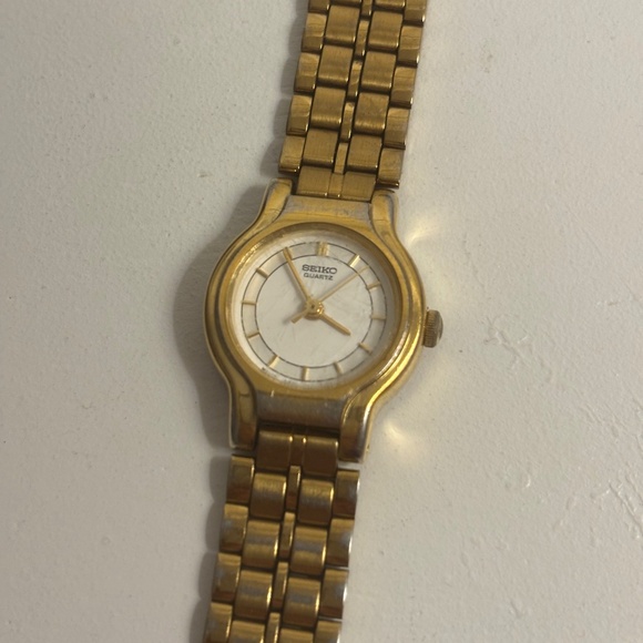 Seiko Accessories - Vintage Seiko Quartz Women’s Gold Tone Watch – Japan Movt – Not Working / Parts